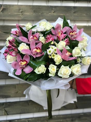Букет цветов из: Розы и Хризантемы в Дедилово