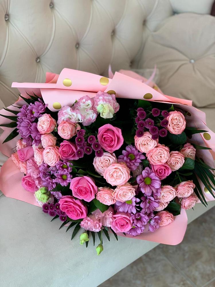 Букет цветов из: Хризантемы, Розы и Лизиантусы в Дедилово