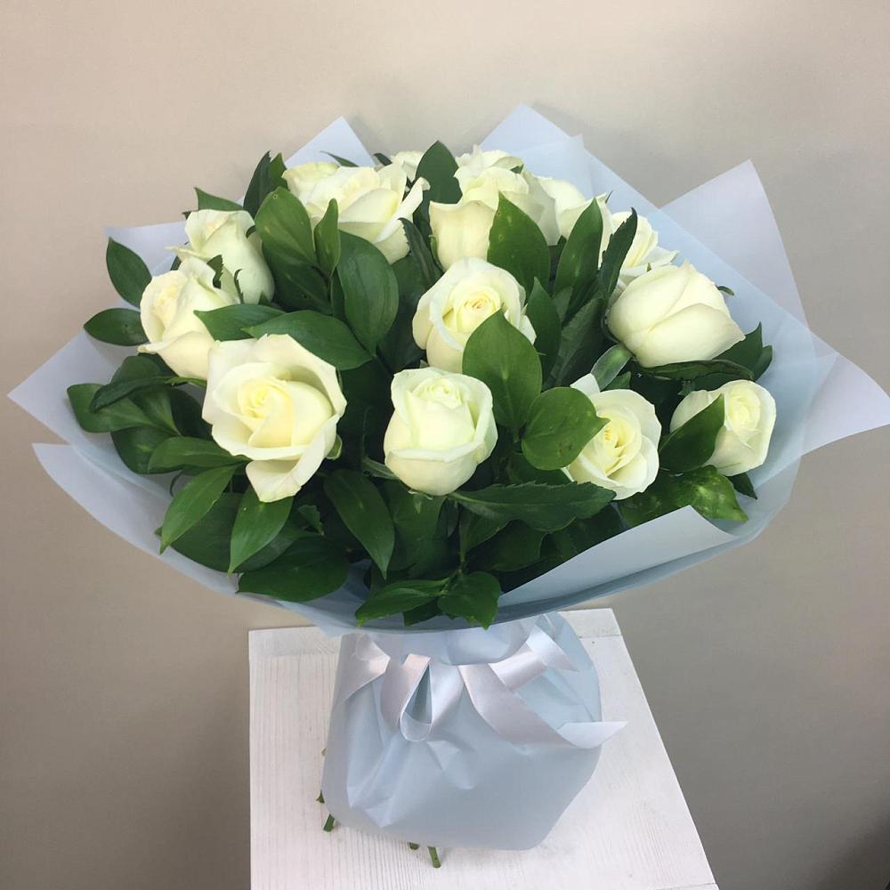 Букет 15 Белых роз Проуд в Дедилово