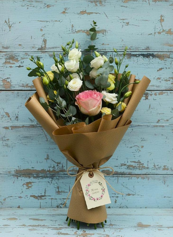 Букет цветов из: Розы и Лизиантусы в Дедилово