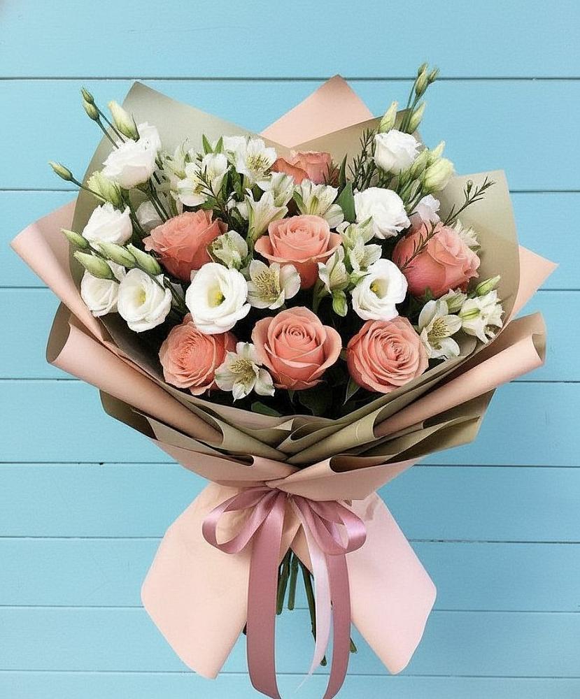 Букет цветов из: Розы, Альстромерии и Лизиантусы в Дедилово