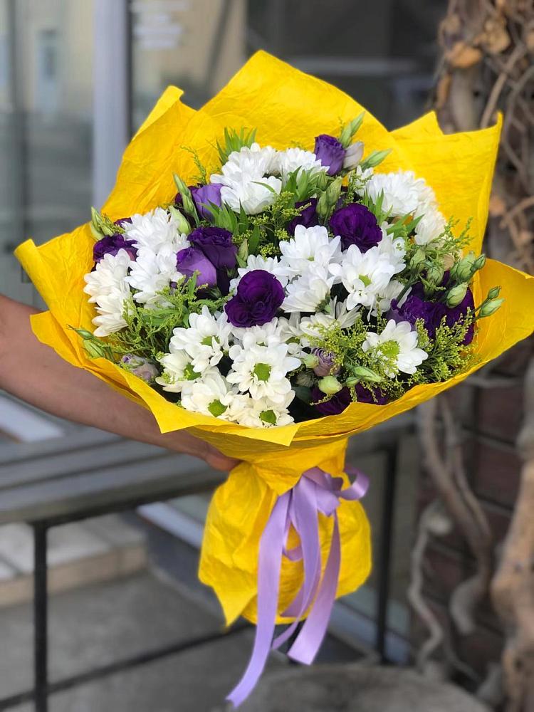 Букет цветов из: Ирисы, Хризантемы и Ромашки в Дедилово