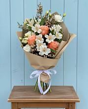 Букет цветов из:  Альстромерии, Лизиантусы, Розы и Хризантемы #REPLACE_PRED# Дедилово