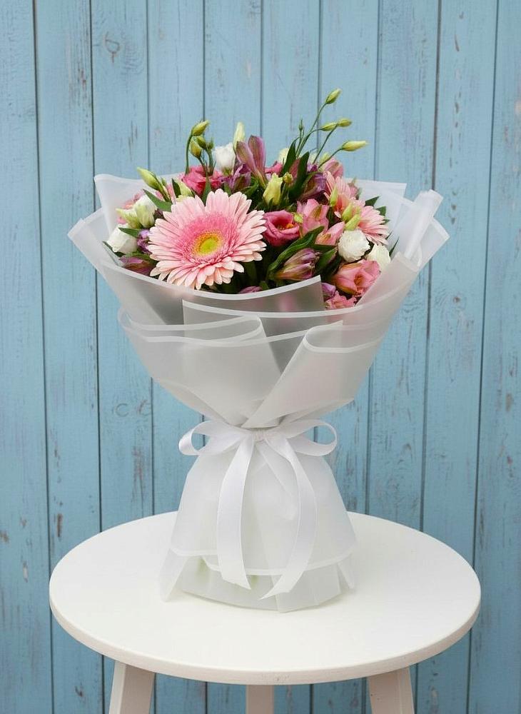 Букет цветов из: Герберы, Альстромерии и Лизиантусы в Дедилово