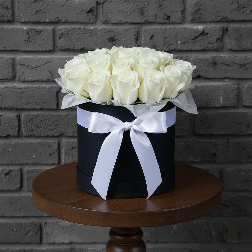 Цветочная композиция из Розы в шляпной коробке в Дедилово