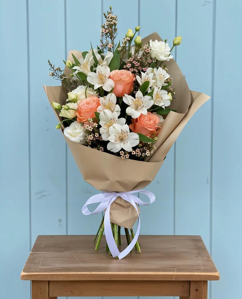 Букет цветов из: Альстромерии, Лизиантусы, Розы и Хризантемы в Дедилово
